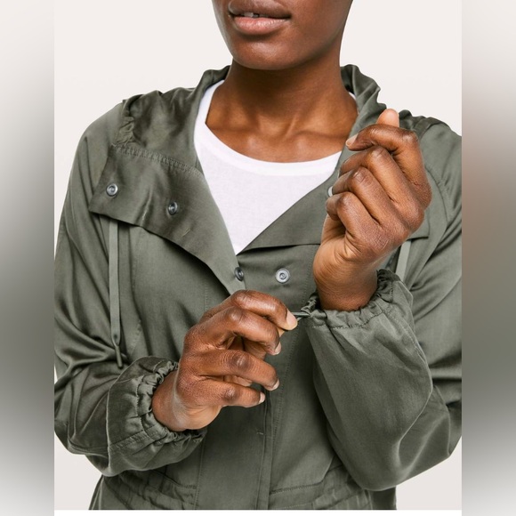 Lululemon City Stroll Jacket Grey Sage - Picture 2 of 7